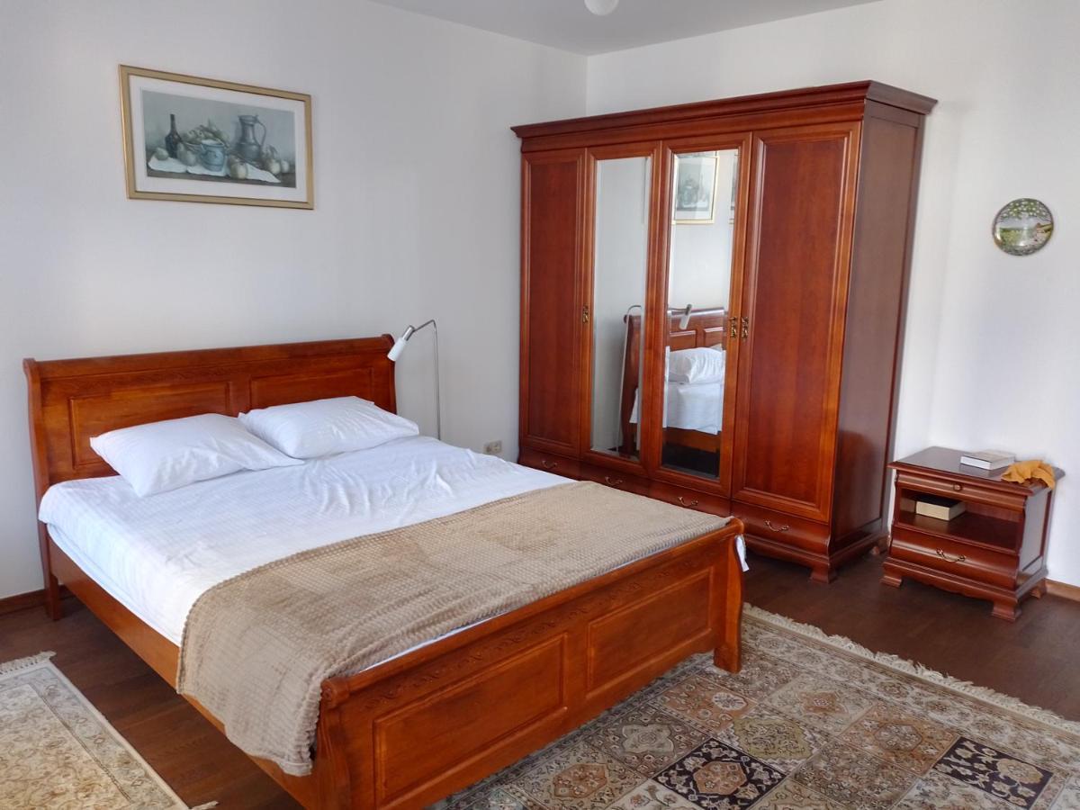 Premium Class Apartment, Free Parking, Maximum 5 Guests, 2 Bedrooms, 3 Beds リガ エクステリア 写真