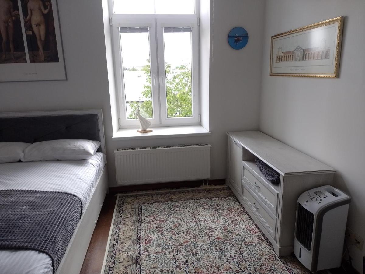 Premium Class Apartment, Free Parking, Maximum 5 Guests, 2 Bedrooms, 3 Beds リガ エクステリア 写真