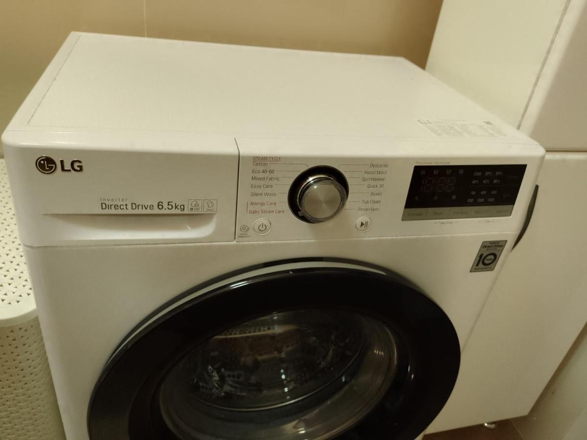 Premium Class Apartment, Free Parking, Maximum 5 Guests, 2 Bedrooms, 3 Beds リガ エクステリア 写真